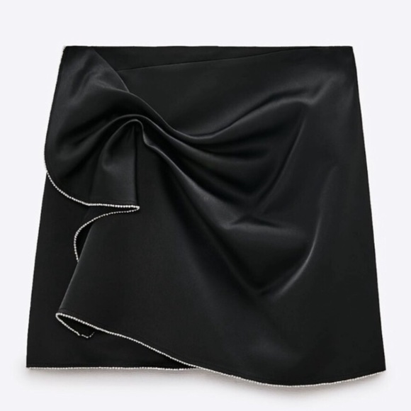 Mini High Waisted Bow Skirt - Picture 4 of 7